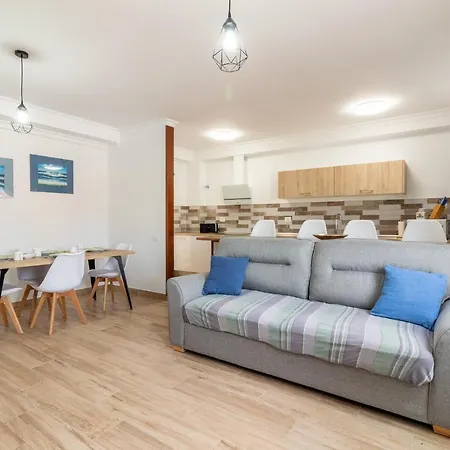 Flatguest Sardina's Beach +pool +2bdr +wifi