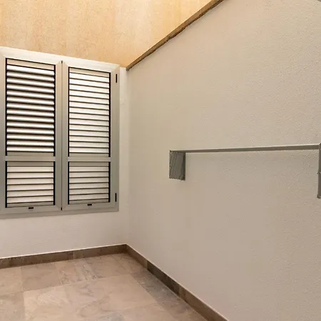 Flatguest Sardina's Beach +pool +2bdr +wifi Апартаменты Гальдар