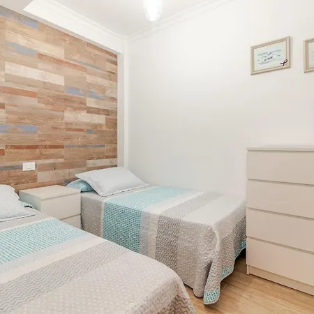 Flatguest Sardina's Beach +pool +2bdr +wifi Гальдар