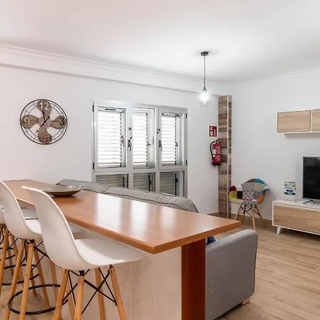 Flatguest Sardina's Beach +pool +2bdr +wifi
