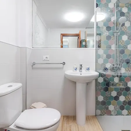 Flatguest Sardina's Beach +pool +2bdr +wifi Гальдар